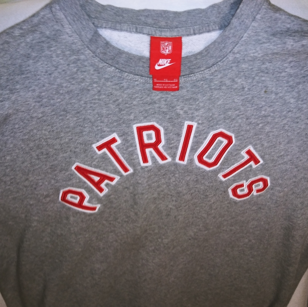 Nike NFL PATRIOTS Grey Sweatshirt - Mens XL